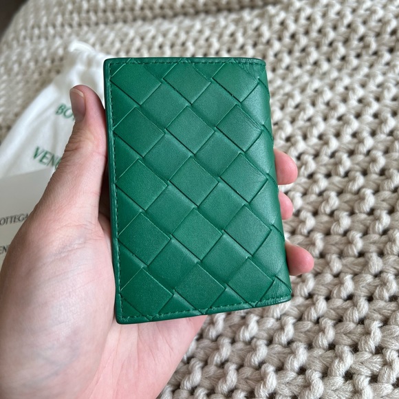 Bottega Veneta card holder wallet and AirPods Pro case - Picture 2 of 6